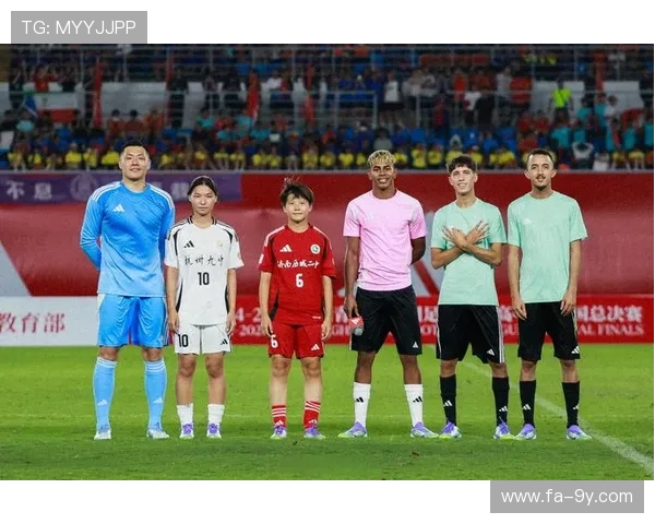 全球足球巨星全景介绍 从历史传奇到现代天才球员解析